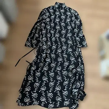 CLANE 긴팔 롱 원피스 자수 사이즈 1 배송비 포함!