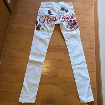 Red Pepper 자수 장식 화이트 스키니 데님