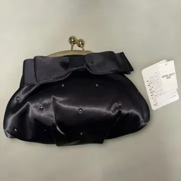 NATURAL BEAUTY BASIC 블랙 클러치백