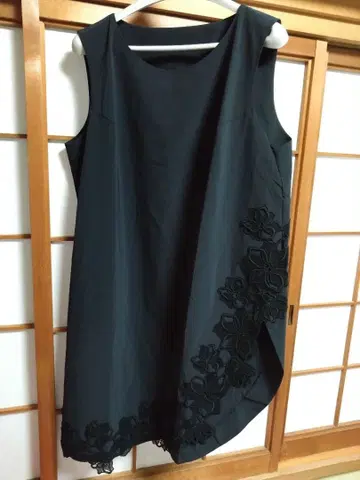 4298 시즈카 코무로 블랙 슬리브리스 원피스 M