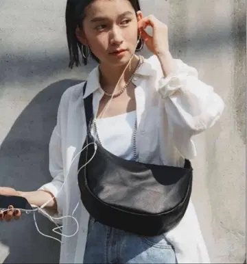 러셋 라운드 숄더백 소프트 가죽