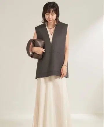 플라주 그레이 V넥 베스트