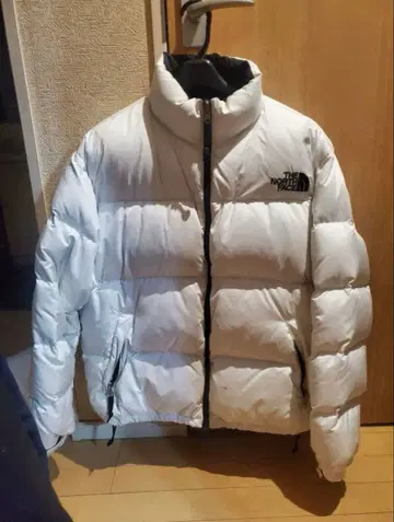 TNF NUPTSE JACKET 화이트