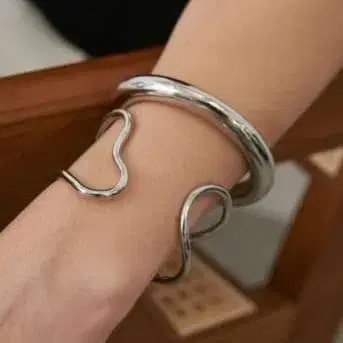 미사용 새상품 WAVE BANGLE 웨이브 뱅글 엘렌딕