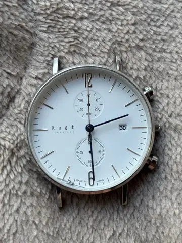 남성용 손목시계 knot 크로노그래프 작동 중 하자품