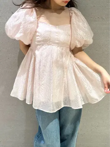 LILY BROWN 3way 시어 자카드 페플럼 블라우스