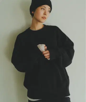 [ lit ] Design Seam Crew Knit 블랙