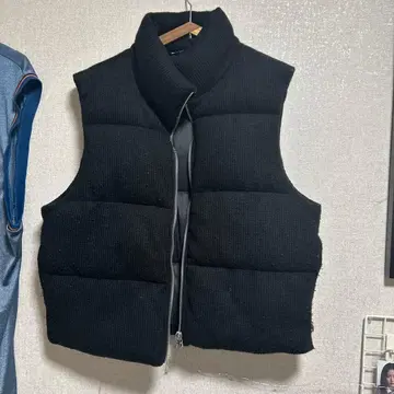 ZARA 블랙 다운 베스트 L 사이즈