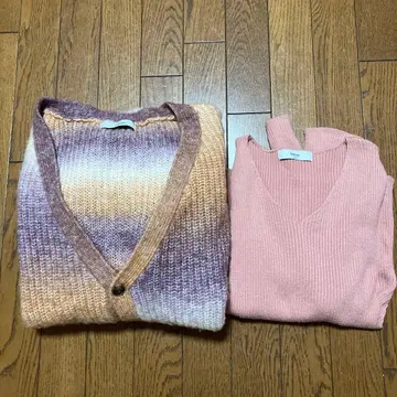 Discoat 그라데이션 V넥 가디건, 스웨터 2개 묶음 판매