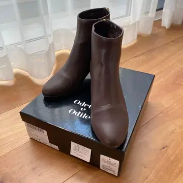 새상품급 오데트 에 오딜 브라운 숏부츠