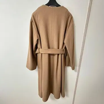 그린 레이블 릴랙싱 베이지 롱 코트