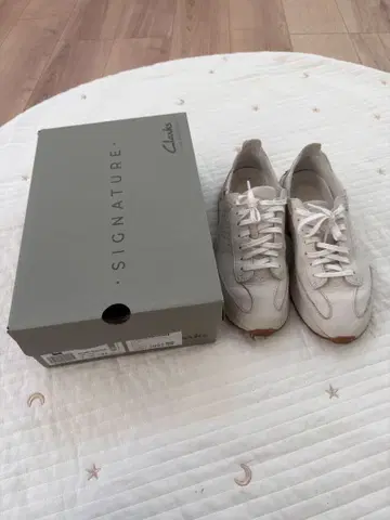 Clarks SIGNATURE 화이트 스니커즈 25.5CM