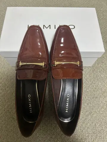 [새상품급] HIMIKO 비트 모티브 로퍼 브라운 에나멜