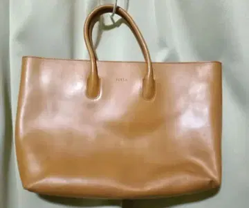 FURLA 카멜 가죽 토트백