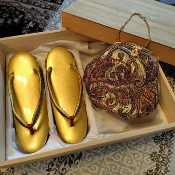 골드 컬러 조리와 비즈 백 세트