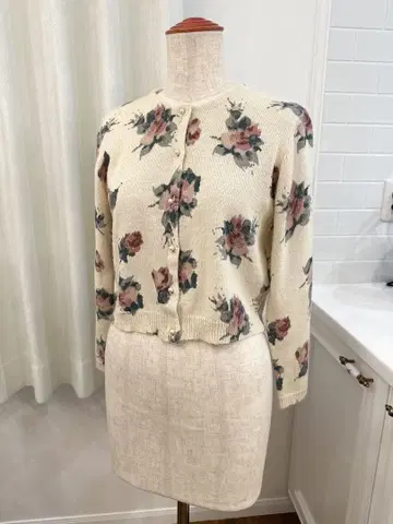 꽃무늬 니트 가디건 긴팔 크림색