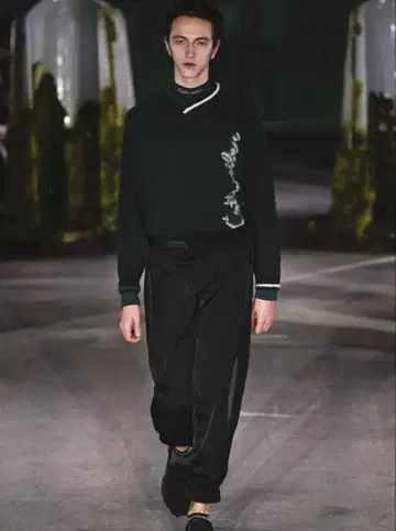 Cottweiler 다크 그린 V넥 니트 스웨터