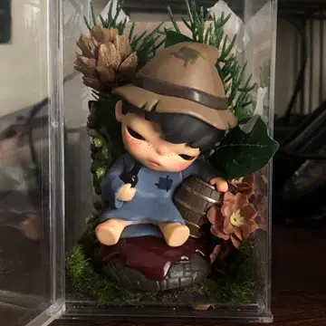 Hirono 2개와 상자가 부속물로 포함되어 있습니다. 세트