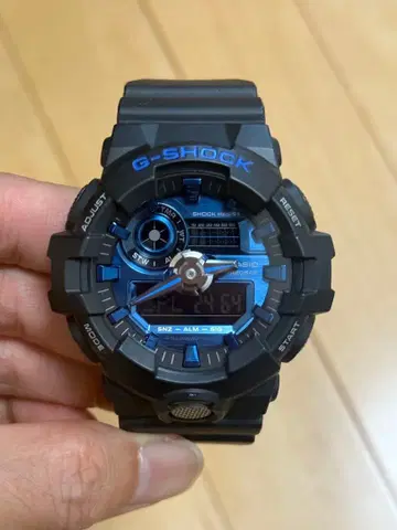 거의 미사용 G-SHOCK GA-710-1A2JF 손목시계 CASIO