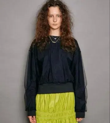 MAISON SPECIAL 튤 맨투맨 블랙