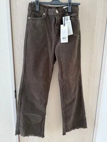 어퍼 하이츠 라빠르망 코듀로이 팬츠 브라운