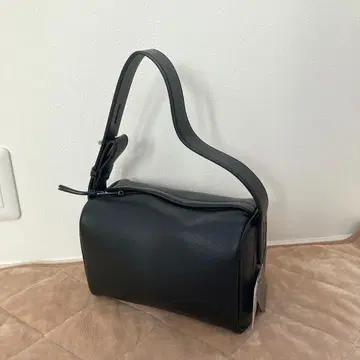 새상품 PLST 소프트 숄더백 블랙