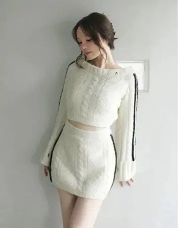 andmary 안드마리 Rebecca 니트 세트 업 아이보리