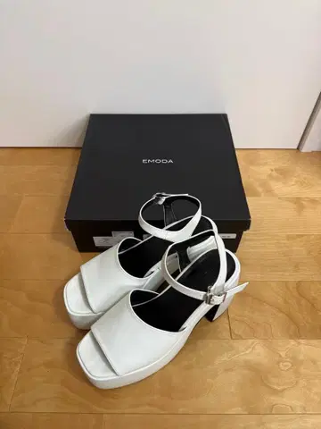 EMODA 탱크힐 샌들