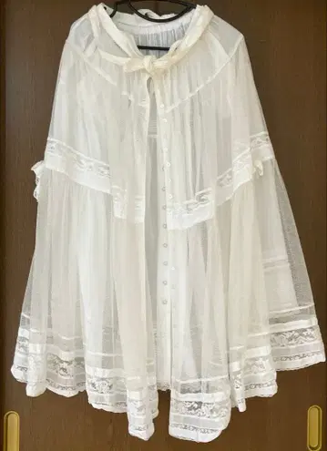 핑크하우스 화이트 튤 레이스 오버 스커트