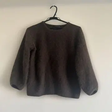 마르티니크 라쿤 퍼프 슬리브 니트 풀오버 브라운 모 100%