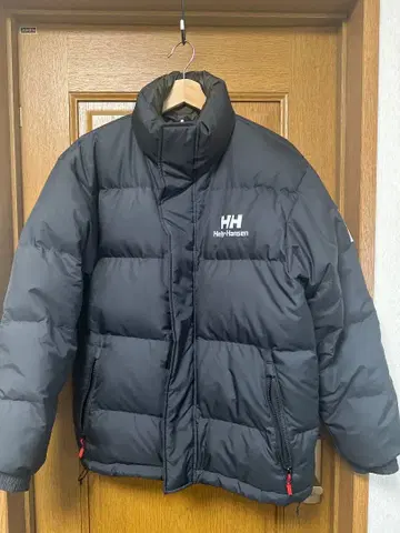 헬리한센 블랙 다운 자켓
