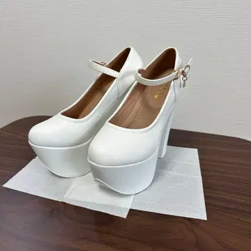 화이트 하이힐 23.5cm 스트랩 포함