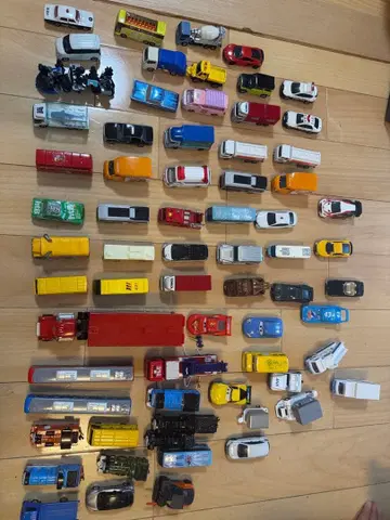 토미카 묶음 판매 약 65대 토미카 주주 우대 등 레어 포함