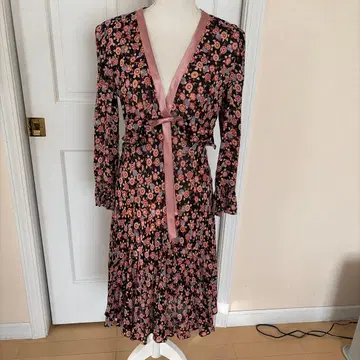 꽃무늬 긴팔 무릎 기장 원피스 L 사이즈