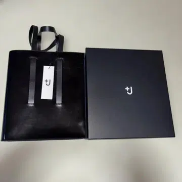 유니클로 +J 가죽 숄더백 블랙 미사용 새상품