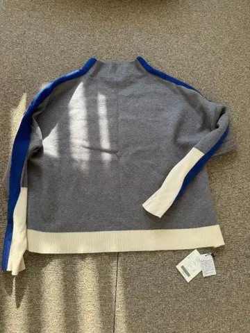 antiqua 더블 자카드 배색 니트 그레이 x 블루