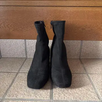 블랙 스웨이드 지퍼 숏부츠