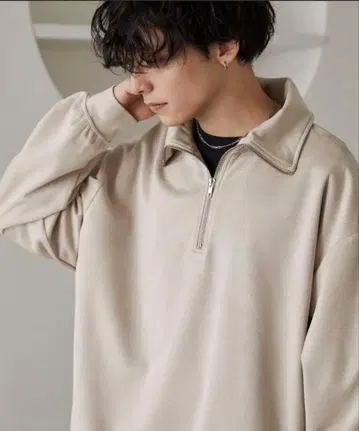 하프 지퍼 오버 사이즈 베이지색