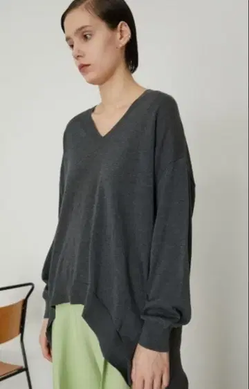 [RIM.ARK] V넥 와이드 니트 PO 그레이