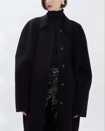 The Frankie Shop 박스 슬리브 코트 블랙