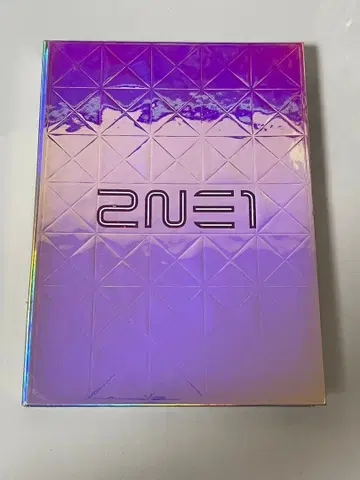 2NE1 1ST ALBUM (BOM 카드 포함)
