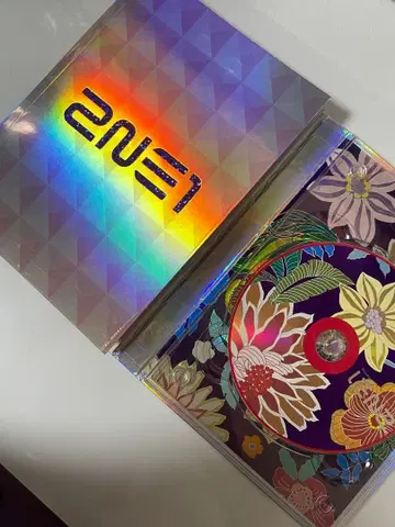 2NE1 1ST ALBUM (BOM 트레이딩 카드 포함)