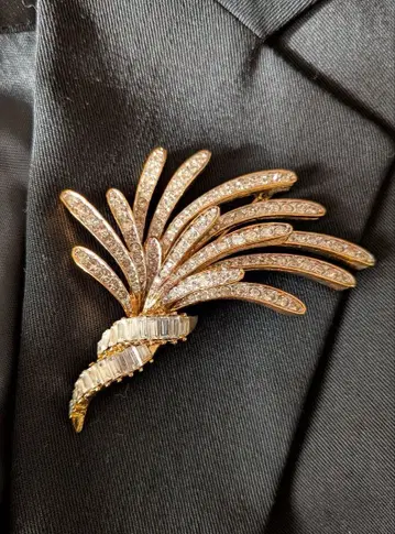 NINA RICCI 브로치 골드