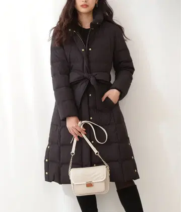 프로포션 바디 드레싱 벨트 포함 다운 코트 블랙