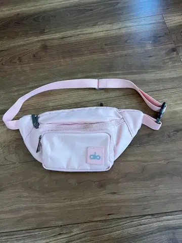 alo 핑크 바디백