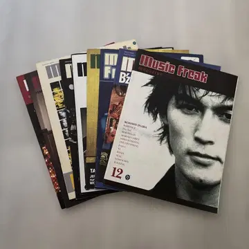 B'z 표지 music freak 9권