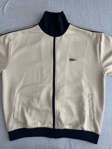 MONO-MART 크림색 트랙 자켓 L 사이즈 가격 인하 가능