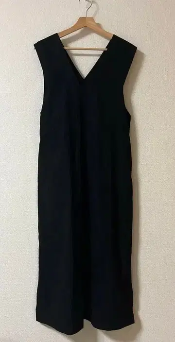 블랙 V넥 살로펫 유니 yuni 올인원