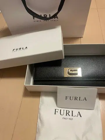 FURLA 블랙 장지갑
