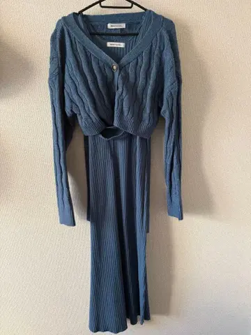 블루 슬리브리스 롱 원피스 케이블 니트 가디건 포함